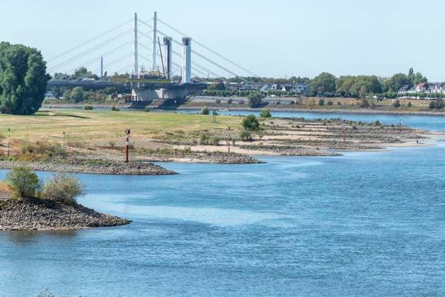 Pegel Ruhrort: Laut Vorhersage 1,33 m - der bisherige historische Tiefststand liegt bei 1,53. 12.08.2026 Duisburg ** NUR FÜR REDAKTIONELLE ZWECKE ** EDITORIAL USE ONLY **<p>Pegel Ruhrort: Laut Vorhersage 1,33 m - der bisherige historische Tiefststand liegt bei 1,53. 12.08.2026 Duisburg Deutschland NRW Duisburg Copyright: DanielxAttia *** Ruhrort Water Level: Forecast 1.33 m; the previous all-time low is 1.53 m. August 12, 2026, Duisburg ** FOR EDITORIAL USE ONLY ** EDITORIAL USE ONLY ** p Ruhrort Water Level: Forecast at 1.33 m; the previous all-time low is 1.53. August 12, 2026, Duisburg, Germany, North Rhine-Westphalia (NRW), Duisburg. Copyright DanielxAttia Copyright: DanielxAttia doc874jxmk5yiu1780pigi8 ,EDITORIAL USE ONLY