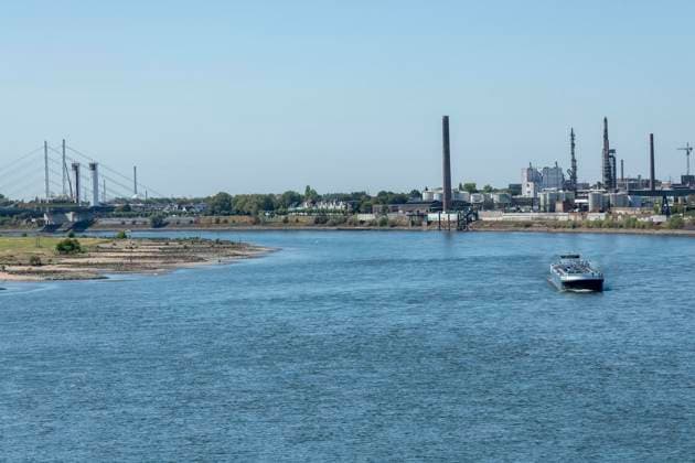 Pegel Ruhrort: Laut Vorhersage 1,33 m - der bisherige historische Tiefststand liegt bei 1,53. 12.08.2026 Duisburg ** NUR FÜR REDAKTIONELLE ZWECKE ** EDITORIAL USE ONLY **<p>Pegel Ruhrort: Laut Vorhersage 1,33 m - der bisherige historische Tiefststand liegt bei 1,53. 12.08.2026 Duisburg Deutschland NRW Duisburg Copyright: DanielxAttia *** Ruhrort Water Level: Forecast 1.33 m; the previous all-time low is 1.53 m. August 12, 2026, Duisburg ** FOR EDITORIAL USE ONLY ** EDITORIAL USE ONLY ** p Ruhrort Water Level: Forecast at 1.33 m; the previous all-time low is 1.53. August 12, 2026, Duisburg, Germany, North Rhine-Westphalia (NRW), Duisburg. Copyright DanielxAttia Copyright: DanielxAttia doc874jxmtybdl89i2j8qy ,EDITORIAL USE ONLY