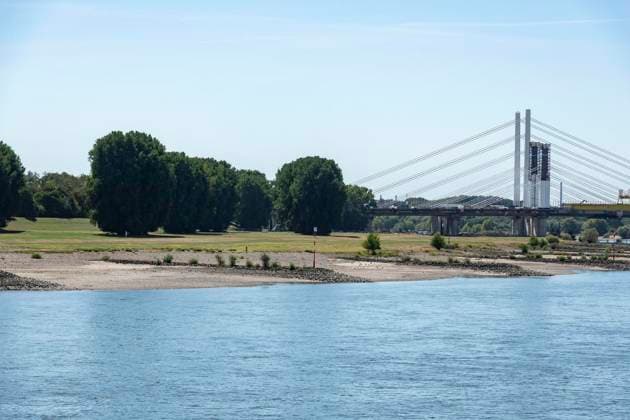 Pegel Ruhrort: Laut Vorhersage 1,33 m - der bisherige historische Tiefststand liegt bei 1,53. 12.08.2026 Duisburg ** NUR FÜR REDAKTIONELLE ZWECKE ** EDITORIAL USE ONLY **<p>Pegel Ruhrort: Laut Vorhersage 1,33 m - der bisherige historische Tiefststand liegt bei 1,53. 12.08.2026 Duisburg Deutschland NRW Duisburg Copyright: DanielxAttia *** Ruhrort Water Level: Forecast 1.33 m; the previous all-time low is 1.53 m. August 12, 2026, Duisburg ** FOR EDITORIAL USE ONLY ** EDITORIAL USE ONLY ** p Ruhrort Water Level: Forecast at 1.33 m; the previous all-time low is 1.53. August 12, 2026, Duisburg, Germany, North Rhine-Westphalia (NRW), Duisburg. Copyright DanielxAttia Copyright: DanielxAttia doc874jxpc7dsp8qp2dea1 ,EDITORIAL USE ONLY