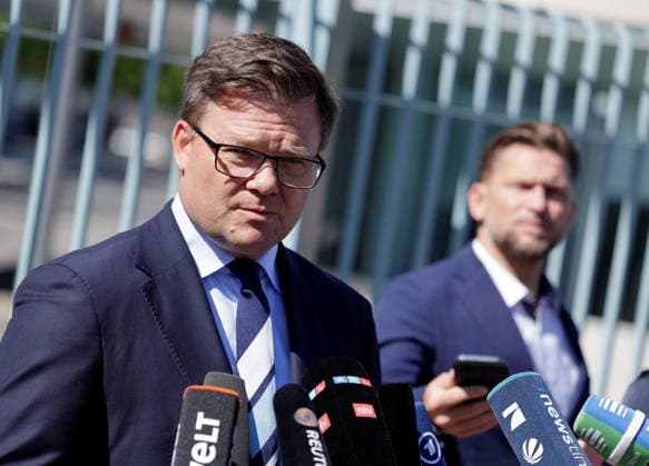 Pressekonferenz nach Kabinettssitzung, Carsten Schneider, Bundesminister für Umwelt, Klimaschutz, Naturschutz und nukleare Sicherheit , Deutschland, Berlin, Bundeskanzleramt, Das Bundeskabinett befasst sich in seiner 55. Sitzung am 12. August 2026 unter anderem mit dem Gesetzentwurf zur Einführung einer Frühstartrente. *** Press Conference Following the Cabinet Meeting, Carsten Schneider, Federal Minister for the Environment, Climate Action, Nature Conservation, and Nuclear Safety, Germany, Berlin, Federal Chancellery, At its 55th meeting on August 12, 2026, the Federal Cabinet will address, among other things, the draft bill to introduce an early retirement pension