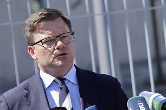 Pressekonferenz nach Kabinettssitzung, Carsten Schneider, Bundesminister für Umwelt, Klimaschutz, Naturschutz und nukleare Sicherheit , Deutschland, Berlin, Bundeskanzleramt, Das Bundeskabinett befasst sich in seiner 55. Sitzung am 12. August 2026 unter anderem mit dem Gesetzentwurf zur Einführung einer Frühstartrente. *** Press Conference Following the Cabinet Meeting, Carsten Schneider, Federal Minister for the Environment, Climate Action, Nature Conservation, and Nuclear Safety, Germany, Berlin, Federal Chancellery, At its 55th meeting on August 12, 2026, the Federal Cabinet will address, among other things, the draft bill to introduce an early retirement pension