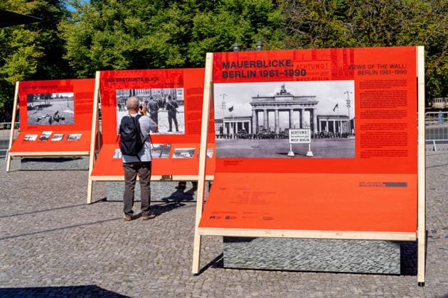 Berlin,12.08.2026,Brandenburger Tor,Platz des 18.März,65 Jahre Mauerbau:Temporärer Erinnerungsort mit großformatiger Installation und Open-Air-Ausstellung von Kulturprojekte Berlin und Stiftung Berliner Mauer. *** Berlin, August 12, 2026, Brandenburg Gate, Platz des 18. März, 65th Anniversary of the Construction of the Berlin Wall: A temporary memorial site featuring a large-scale installation and an open-air exhibition by Kulturprojekte Berlin and the Berlin Wall Foundation