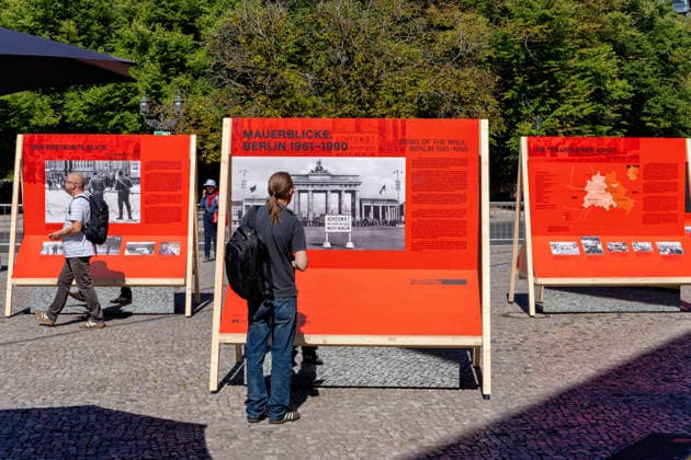 Berlin,12.08.2026,Brandenburger Tor,Platz des 18.März,65 Jahre Mauerbau:Temporärer Erinnerungsort mit großformatiger Installation und Open-Air-Ausstellung von Kulturprojekte Berlin und Stiftung Berliner Mauer. *** Berlin, August 12, 2026, Brandenburg Gate, Platz des 18. März, 65th Anniversary of the Construction of the Berlin Wall: A temporary memorial site featuring a large-scale installation and an open-air exhibition by Kulturprojekte Berlin and the Berlin Wall Foundation