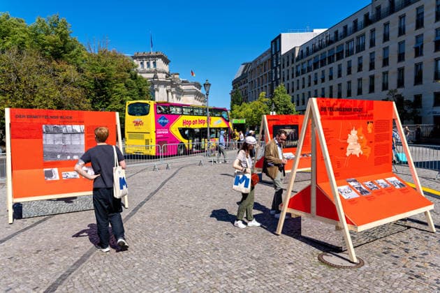 Berlin,12.08.2026,Brandenburger Tor,Platz des 18.März,65 Jahre Mauerbau:Temporärer Erinnerungsort mit großformatiger Installation und Open-Air-Ausstellung von Kulturprojekte Berlin und Stiftung Berliner Mauer. *** Berlin, August 12, 2026, Brandenburg Gate, Platz des 18. März, 65th Anniversary of the Construction of the Berlin Wall: A temporary memorial site featuring a large-scale installation and an open-air exhibition by Kulturprojekte Berlin and the Berlin Wall Foundation