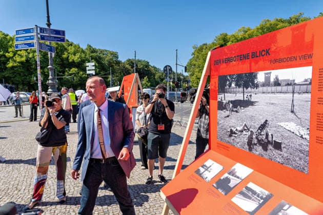 Berlin,12.08.2026,Brandenburger Tor,Platz des 18.März,65 Jahre Mauerbau:Temporärer Erinnerungsort mit großformatiger Installation und Open-Air-Ausstellung von Kulturprojekte Berlin und Stiftung Berliner Mauer.Prof. Dr. Axel Klausmeier *** Berlin, August 12, 2026, Brandenburg Gate, Platz des 18. März, 65th Anniversary of the Construction of the Berlin Wall: A temporary memorial site featuring a large-scale installation and an open-air exhibition by Kulturprojekte Berlin and the Berlin Wall Foundation, Prof. Dr. Axel Klausmeier