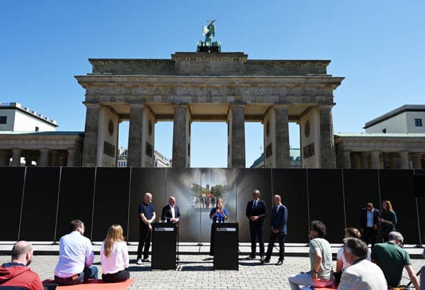 65th Anniversary of the Berlin Wall in Berlin BERLIN, GERMANY – AUGUST 12: Berlin’s Governing Mayor Kai Wegner and Federal Commissioner for Culture and the Media Wolfram Weimer attend the opening ceremony of a 30-meter-long temporary memorial installation and the open-air exhibition Views of the Wall: Berlin 1961–1990, marking the 65th anniversary of the construction of the Berlin Wall, near the Brandenburg Gate in Berlin, Germany, on August 12, 2026. Volodymyr Sindieiev Anadolu Berlin Germany. Editorial use only. Please get in touch for any other usage.  Copyright: x2026xAnadoluxVolodymyrxSindieievx