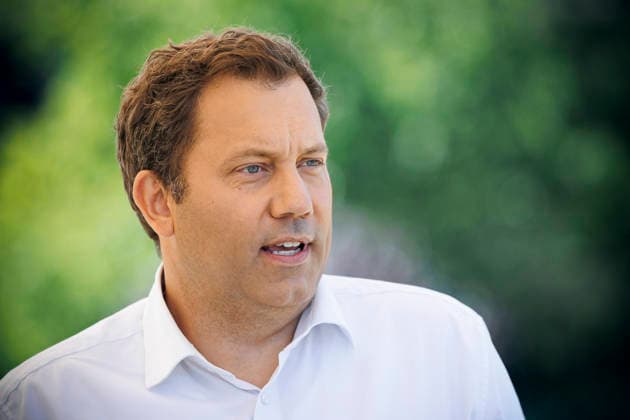 Lars Klingbeil, Bundesminister der Finanzen, aufgenommen bei einem Pressetermin beim Multisportcamp der Fuechse Berlin Reinickendorf e. V. zur Fruehstartrente. Berlin, 12.08.2026. Fotografiert im Auftrag des Bundesministerium der Finanzen Berlin Deutschland *** Lars Klingbeil, Federal Minister of Finance, photographed during a press event at the Fuechse Berlin Reinickendorf e.V. multisport camp regarding the early retirement pension, Berlin, August 12, 2026. Photographed on behalf of the Federal Ministry of Finance, Berlin, Germany Copyright: xThomasxTrutschel BMFx