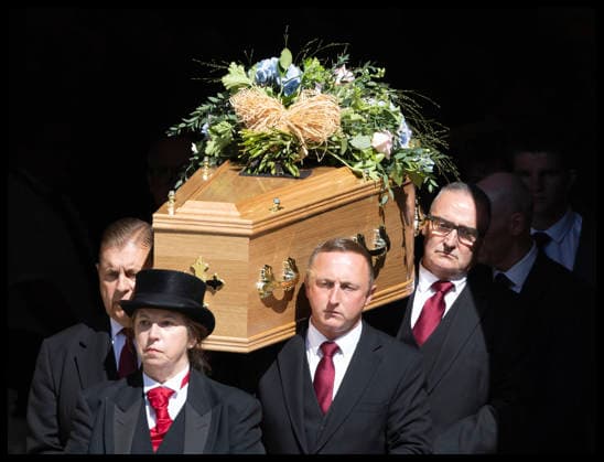 . 12 08 2026. Buckfast, United Kingdom. The coffin of Ann Widdecombe leaving Buckfast Abbey after her funeral in Buckfast, United Kingdom.  xStephenxLockx xi-Imagesx IIM-26942-0008