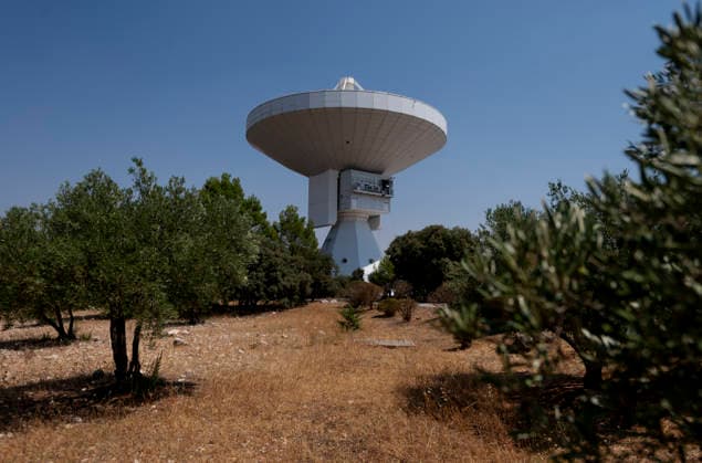 The Yebes Observatory in Guadalajara will serve as the official observation site for the 2026 total solar eclipse. A general view of one of the antennas during the official observation of the total solar eclipse at the Yebes Observatory on August 12, 2026, in Yebes, Guadalajara, Castilla-La Mancha, Spain. This is the first total solar eclipse visible from the Iberian Peninsula in over a century. The path of totality crosses Spain from west to east and passes through numerous provincial capitals, from which observers will be able to witness the first event of the so-called trio of eclipses, since on August 2, 2027, another total eclipse will cross Spain, and on January 26, 2028, an annular eclipse will occur. Yebes, SPAIN Yebes, SPAIN Spa  Copyright: xAlbertoxOrtegax 7711312