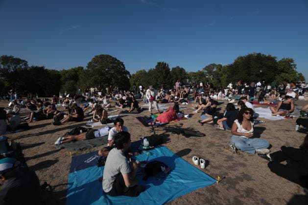 . 12 08 2026. London, United Kingdom. Partial Solar Eclipse. People gather on Primrose Hill in London to observe a Partial Solar Eclipse.  xMartynxWheatleyx xi-Imagesx IIM-26943-0005