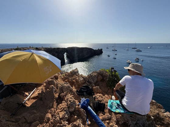 People Prepare to Observe the Solar Eclipse - Menorca People prepare to observe the solar eclipse at the Pont d en Gil in Menorca, Spain on August 12, 2026. The Pont d en Gil, near Ciutadella, in Menorca is one of the best sites in the world to observe the total solar eclipse on August 12, 2026. Photo by JMP ABACAPRESS.COM Menorca Spain  Copyright: xJMP ABACAx