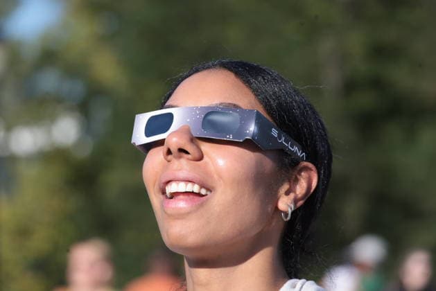 . 12 08 2026. London, United Kingdom. Partial Solar Eclipse. People gather on Primrose Hill in London to observe a Partial Solar Eclipse.  xMartynxWheatleyx xi-Imagesx IIM-26943-0006