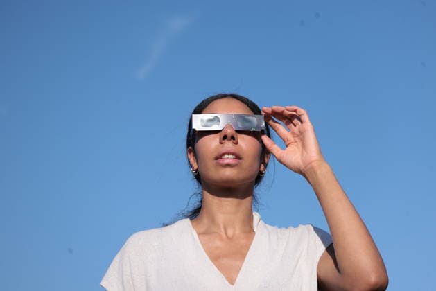 . 12 08 2026. London, United Kingdom. Partial Solar Eclipse. People gather on Primrose Hill in London to observe a Partial Solar Eclipse.  xMartynxWheatleyx xi-Imagesx IIM-26943-0008