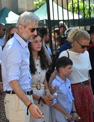 Family and loved ones: The funeral procession of Vincent Belorgey, also known as Kavinsky, leaving the Church of Saint Pierre de Montmartre on August 12, 2026. Christian Liewig, Bestimage. Funeral of Vincent Belorgey, also known as Kavinsky, at the Church of Saint Pierre de Montmartre on August 12, 2026, Paris, France  Copyright: xChristianxLiewigx xBestimagexChristianxLiewigx xBestimagex