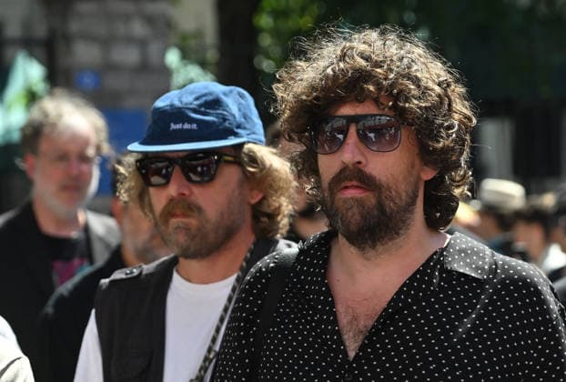 Gaspard Augé Justice Leaving the funeral of Vincent Belorgey, alias Kavinsky, at the Church of Saint Pierre de Montmartre on August 12, 2026 Christian Liewig Bestimage Funeral of Vincent Belorgey, alias Kavinsky, at the Church of Saint Pierre de Montmartre on August 12, 2026, Paris, France  Copyright: xChristianxLiewigx xBestimagexChristianxLiewigx xBestimagex
