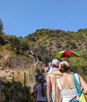 12.08.2026, Totale Sonnenfinsternis auf der Urlaubsinsel Mallorca, Tausende Urlauber suchen den besten Aussichtspunkt, hier bei Soler in den Bergen. 12.08.2026, Sonnenfinsternis auf Mallorca 12.08.2026, Sonnenfinsternis auf Mallorca *** August 12, 2026, Total solar eclipse on the vacation island of Mallorca; thousands of vacationers are looking for the best vantage point, here in the mountains near Soler, August 12, 2026; solar eclipse on Mallorca, August 12, 2026; solar eclipse on Mallorca