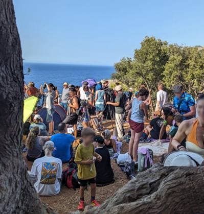 12.08.2026, Totale Sonnenfinsternis auf der Urlaubsinsel Mallorca, Tausende Urlauber suchen den besten Aussichtspunkt, hier bei Soler in den Bergen. 12.08.2026, Sonnenfinsternis auf Mallorca 12.08.2026, Sonnenfinsternis auf Mallorca *** August 12, 2026, Total solar eclipse on the vacation island of Mallorca; thousands of vacationers are looking for the best vantage point, here in the mountains near Soler, August 12, 2026; solar eclipse on Mallorca, August 12, 2026; solar eclipse on Mallorca