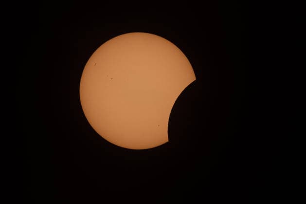 Eine Partielle Sonnenfinsternis ist ueber (über) Deutschland zu beobachten. Diese Aufnahme ist am Himmel ueber (über) Siegen-Oberschelden in Nordrhein-Westfalen entstanden. Partielle Sonnenfinsternis im Siegerland am 12.08.2026 in Siegen Deutschland. *** A partial solar eclipse can be observed over Germany. This photo was taken in the sky above Siegen and Oberschelden in North Rhine-Westphalia. Partial solar eclipse in the Siegerland region on August 12, 2026, in Siegen, Germany.