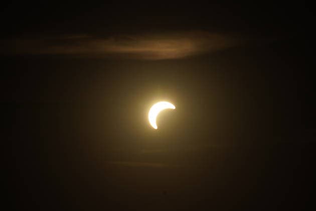 Die Sonnenfinsternis beginnt über Büttelborn in Südhessen - 12.08.2026 Büttelborn: Partielle Sonnenfinsternis in Südhessen *** The solar eclipse begins over Büttelborn in southern Hesse on August 12, 2026. Büttelborn: Partial solar eclipse in southern Hesse