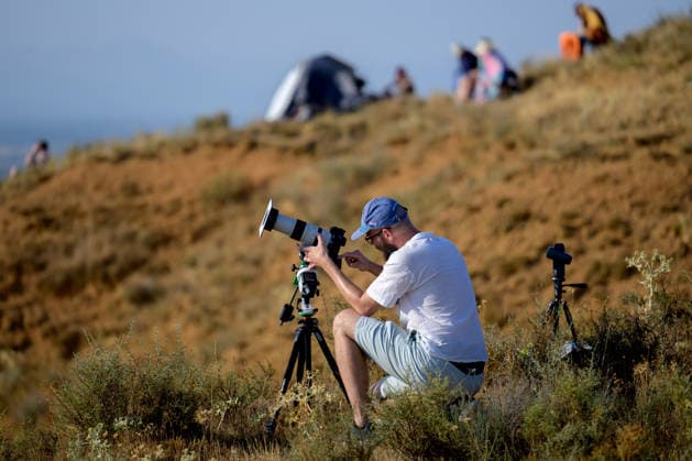 Total Solar Eclipse in Spain LEON, SPAIN – AUGUST 12: A man looks up at the sky to watch the total solar eclipse in Leon, Spain, on August 12, 2026.The total solar eclipse on 12 August is the first to be seen in Spain since 1905. The path of totality covers the northern part of the country. Samuel de Roman Anadolu Leon Spain. Editorial use only. Please get in touch for any other usage.  Copyright: x2026xAnadoluxSamuelxdexRomanx