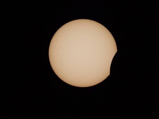 12.08.2026 xkhx Kassel, partielle Sonnenfinsternis - alle Phasen In Kassel wird sich der Mond vor die Sonne schieben und die Sonne zu 88 Prozent bedecken *** August 12, 2026 xkhx Kassel, partial solar eclipse—all phases. In Kassel, the Moon will pass in front of the Sun and cover 88 percent of it. KH