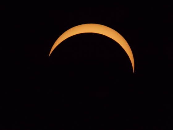12.08.2026 xkhx Kassel, partielle Sonnenfinsternis - alle Phasen In Kassel wird sich der Mond vor die Sonne schieben und die Sonne zu 88 Prozent bedecken *** August 12, 2026 xkhx Kassel, partial solar eclipse—all phases. In Kassel, the Moon will pass in front of the Sun and cover 88 percent of it. KH