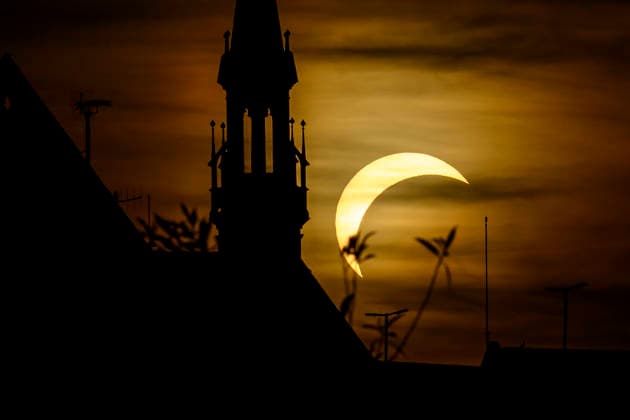 Partial solar eclipse in Usti nad Labem, Czech Republic, August 12, 2026. (CTKxPhoto OndrejxHajek) CTKPhotoP2026081207454  CTKPhotoP2026081207454