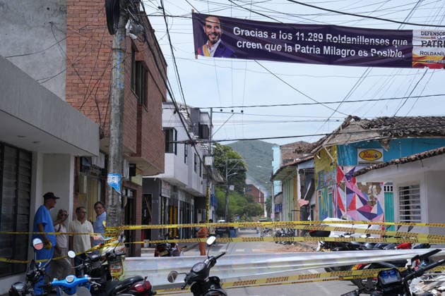 Earthquake Damage in Roldanillo, Colombia ROLDANILLO, COLOMBIA — AUGUST 12: Residents inspect damaged homes and infrastructure in Roldanillo, Valle del Cauca, following the powerful earthquake that struck western Colombia, on August 12, 2026. Communities continue to assess the damage and recover in the aftermath of the tremor. Juancho Torres Anadolu Roldanillo Colombia. Editorial use only. Please get in touch for any other usage.  Copyright: x2026xAnadoluxJuanchoxTorresx