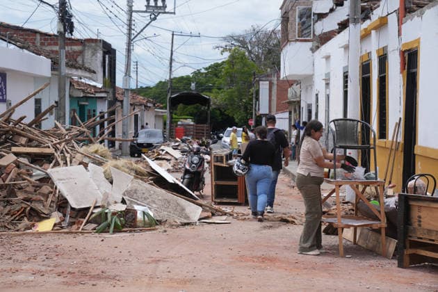 Earthquake Damage in Roldanillo, Colombia ROLDANILLO, COLOMBIA — AUGUST 12: Residents inspect damaged homes and infrastructure in Roldanillo, Valle del Cauca, following the powerful earthquake that struck western Colombia, on August 12, 2026. Communities continue to assess the damage and recover in the aftermath of the tremor. Juancho Torres Anadolu Roldanillo Colombia. Editorial use only. Please get in touch for any other usage.  Copyright: x2026xAnadoluxJuanchoxTorresx