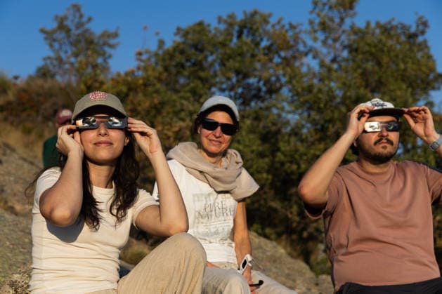 August 12, 2026, Madrid, Madrid, SPAIN: This afternoon s solar eclipse was viewed from the Madrid mountains, where people interested in the astronomical phenomenon gathered. Madrid SPAIN - ZUMAl221 20260812_zip_l221_010 Copyright: xIgnacioxLopezxIsasmendix