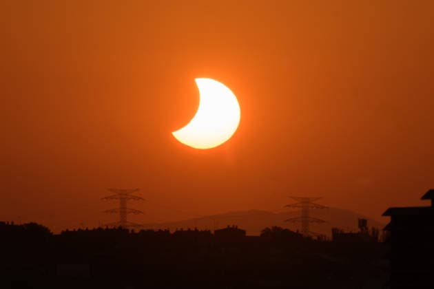 Total Solar Eclipse in Madrid, Spain - 12 Aug 2026 The sun is seen being blocked by the moon during a total solar eclipse observed in Madrid. Madrid Spain Copyright: xJorgexCastellanosx xSOPAxImagesx 1