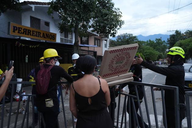 Earthquake Damage in Cali, Colombia CALI, COLOMBIA - AUGUST 12: Residents and Members of emergency response agencies, including the Fire Department, the Colombian Army, and the search for survivors among the rubble of collapsed structures, in Cali, Colombia on August 12, 2026. Juancho Torres Anadolu Cali Colombia. Editorial use only. Please get in touch for any other usage.  Copyright: x2026xAnadoluxJuanchoxTorresx
