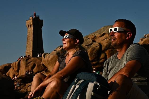 ECLIPSE IN BRITTANY PHOTOPQR OUEST FRANCE Guillaume Saligot Ouest France Perros-Guirec August 12, 2026 Eclipse of August 12, 2026, at the Ploumanac h Lighthouse in Perros-Guirec, Côtes-d Armor Photo by Guillaume Saligot, Ouest France, Perros-Guirec, August 12, 2026. Eclipse of August 12, 2026, at the Ploumanac’h Lighthouse in Perros-Guirec, Côtes-d’Armor, Perros-Guirec, France  Copyright: xPHOTOPQR OUESTxFRANCE MAXPPPxGuillaumexSaligotx xOuest-Francex 20260812OFR3990 20260812OFR3990