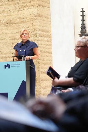 Gedenkveranstaltung 65. Jahrestag des Berliner Mauerbaus Bundestagspraesidentin Julia Kloeckner bei Ihrer Rede im Rahmen der Gedenkveranstaltung zum 65. Jahrestag des Berliner Mauerbaus, Berlin, 13.08.2026 Berlin Berlin Deutschland *** Commemoration of the 65th Anniversary of the Construction of the Berlin Wall: Bundestag President Julia Kloeckner delivering her speech at the commemoration of the 65th anniversary of the construction of the Berlin Wall, Berlin, August 13, 2026, Berlin, Germany