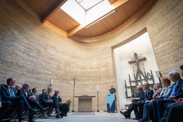 Julia Klöckner, Präsidentin Deutscher Bundestag, hält eine Gedenkrede, in Anwesenheit u.a. von Wolfram Weimer, Kai Wegner, Axel , Thomas Jeutner;65. Jahrestag Bau der Berliner Mauer Gedenkveranstaltung am 13. August 2026 Kapelle der Versöhnung Gedenkstätte Berliner Mauer, Berlin Berlin Deutschland Gedenkstätte Berliner Mauer, Ka *** Julia Klöckner, President of the German Bundestag, delivers a commemorative speech in the presence of, among others, Wolfram Weimer, Kai Wegner, Axel, and Thomas Jeutner. 65th anniversary of the construction of the Berlin Wall. Commemoration ceremony on August 13, 2026, at the Chapel of Reconciliation, Berlin Wall Memorial, Berlin, Germany. Berlin Wall Memorial, Ka