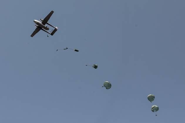 Anniversary of the D-Day Parachute Drop PHOTOPQR NICE MATIN CAMILLE DODET Le Muy August 13, 2026 Photo PQR Camille Dodet Var Matin August 13, 2026 Le Muy, Var On the occasion of the 82nd anniversary of the D-Day landings, a parachute drop featuring paratroopers in period gear from the Nord 2501 aircraft took place at the Domaine de la Combe in Le Muy, southern France, on August 13, 2026. Marking the 82nd anniversary of the landings, Paratroopers drop in period gear, Le Muy, France  Copyright: xPHOTOPQR NICExMATIN MAXPPPxCAMILLExDODETx 20260813NIM5537 20260813NIM5537