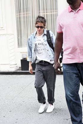 Actress Kristen Stewart is spotted leaving an apartment in New York City as she continues her press tour for The Wrong Girls Featuring: Kristen Stewart Where: New York City, New York, United States When: 13 Aug 2026 Credit: Elder Ordonez INSTARimages EDITORIAL USE ONLY. NOT FOR USE BY NEWSPAPERS BASED IN THE UK. Copyright: xx instar55915038