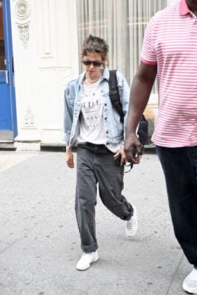 Actress Kristen Stewart is spotted leaving an apartment in New York City as she continues her press tour for The Wrong Girls Featuring: Kristen Stewart Where: New York City, New York, United States When: 13 Aug 2026 Credit: Elder Ordonez INSTARimages EDITORIAL USE ONLY. NOT FOR USE BY NEWSPAPERS BASED IN THE UK. Copyright: xx instar55915045
