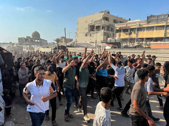 Mourners carry the body of Huthaifa Kawara during his funeral at Nasser Hospital in Khan Younis, Gaza, Palestine, on August 13, 2026. Kawara, a field commander of the Izz al-Din al-Qassam Brigades, Hamas s military wing, was killed in an Israeli airstrike in Khan Younis. Israel also assassinated the Gaza City police chief.  GAZ2026081307 SaidxAbid