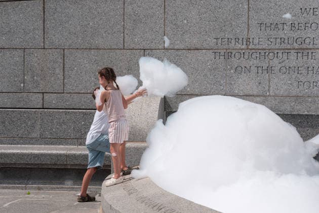 August 13, 2026, Washington, District of Columbia, United States: Vandals poured bubble soap and painted graffiti on the World War II Memorial in Washington, D.c. on August 13, 2026. Washington United States - ZUMAl312 20260813_znp_l312_005 Copyright: xAndrewxLeydenx