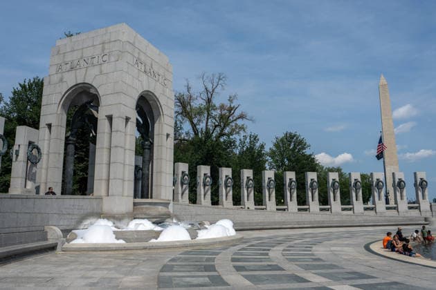 August 13, 2026, Washington, District of Columbia, United States: Vandals poured bubble soap and painted graffiti on the World War II Memorial in Washington, D.c. on August 13, 2026. Washington United States  - ZUMAl312 20260813_znp_l312_007 Copyright: xAndrewxLeydenx