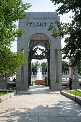 August 13, 2026, Washington, District of Columbia, United States: Vandals poured bubble soap and painted graffiti on the World War II Memorial in Washington, D.c. on August 13, 2026. Washington United States  - ZUMAl312 20260813_znp_l312_015 Copyright: xAndrewxLeydenx