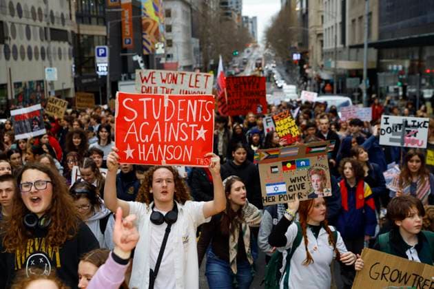 Students Protest Against One Nation in Melbourne, Australia – 13 Aug 2026 Protesters hold placards during the rally. Thousands of university and high school students marched through Melbourne’s CBD as part of a nationwide student protest against Pauline Hanson and One Nation. Organisers said the action was aimed at opposing the party’s policies and political views and raising concerns about the growing support for One Nation. The protest comes as One Nation campaigns in Victoria ahead of the 2026 Victorian state election, with Hanson leading the party’s campaign. Melbourne Australia Copyright: xYexMyoxKhantx xSOPAxImagesx Ye-Myo-Khant-1441845