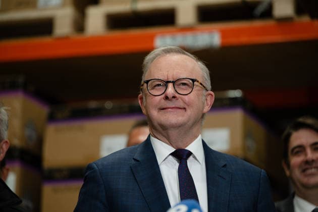 ANTHONY ALBANESE PRESSER, Australian Prime Minister Anthony Albanese during a visit to RK Solar & Consulting Services in Sydney, Friday, August 14, 2026. ( NO ARCHIVING Sydney New South Wales Australia  Copyright: xSarahxWilsonx 20260814110213149634