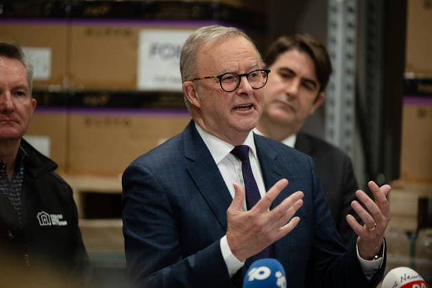 ANTHONY ALBANESE PRESSER, Australian Prime Minister Anthony Albanese during a visit to RK Solar & Consulting Services in Sydney, Friday, August 14, 2026. ( NO ARCHIVING Sydney New South Wales Australia  Copyright: xSarahxWilsonx 20260814126760319320