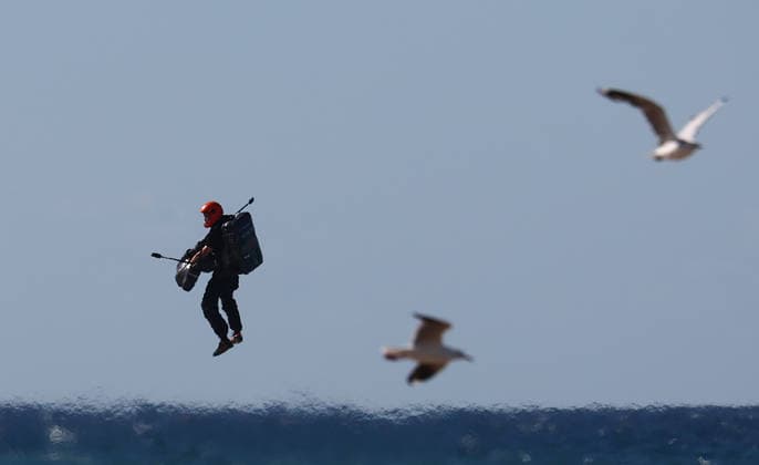 PACIFIC AIRSHOW, Performers in Gravity jet suits are seen during The Pacific Airshow Gold Coast in Surfers Paradise, Queensland, Friday, August 14, 2026. ( NO ARCHIVING Surfers Paradise Queensland AUSTRALIA  Copyright: xx 20260814154386668490