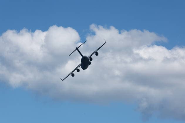PACIFIC AIRSHOW, A C17 flies over the beach during The Pacific Airshow Gold Coast in Surfers Paradise, Queensland, Friday, August 14, 2026. ( NO ARCHIVING Surfers Paradise Queensland AUSTRALIA  Copyright: xJASONxO BRIENx 20260814111303743548