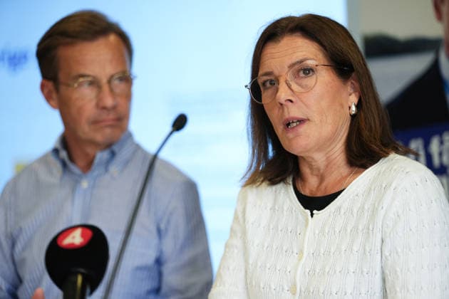 STOCKHOLM, SVERIGE 20260814 Moderaternas partisekreterare Karin Enström (M) och partiledare Ulf Kristersson (M), under en pressträff där de redovisar resultatet av Moderaternas vallöften för denna mandatperiod och vilka effekter det har fatt för Sverige. STOCKHOLM SVERIGE x10658x *** STOCKHOLM, SWEDEN, August 14, 2026: Moderate Party Secretary Karin Enström (M) and Party Leader Ulf Kristersson (M), during a press conference where they presented the results of the Moderate Party’s campaign promises for this term and the impact they have had on Sweden STOCKHOLM, SWEDEN x10658x  Copyright: xMagnusxLejhall TTx PRESSTRÄFF MODERATERNA OM VALLÖFTEN mG9EGYfTBs4