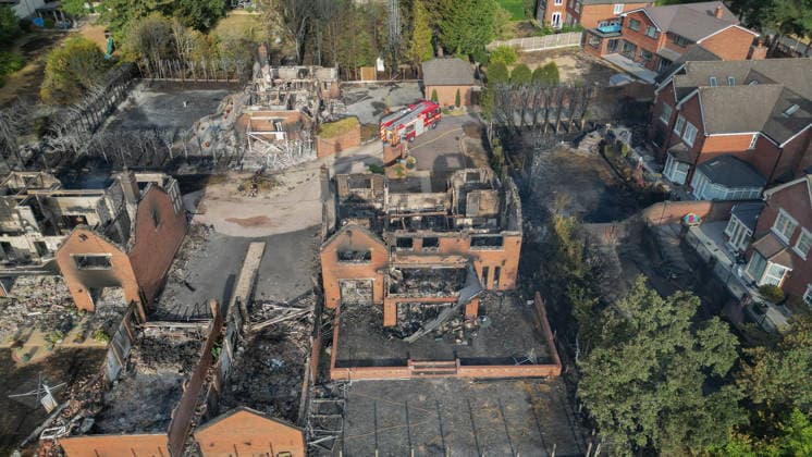 Wildfires destroy homes near Birmingham in Stourbridge STOURBRIDGE, UNITED KINGDOM - AUGUST 14: Homes destroyed by wildfires are seen in Stourbridge, United Kingdom, on August 14, 2026, a day after the fires broke out and swept through residential areas. Ioannis Alexopoulos Anadolu Stourbridge United Kingdom. Editorial use only. Please get in touch for any other usage.  Copyright: x2026xAnadoluxIoannisxAlexopoulosx