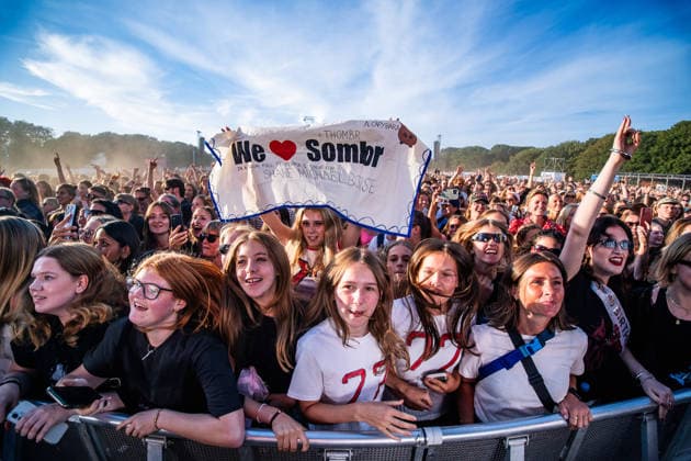 Sombr live at Syd For Solen 2026 Copenhagen, Denmark. 13th, August 2026. Festival goers seen at a live concert with the American singer and songwriter Sombr at the Danish music festival Syd For Solen 2026 in Copenhagen. Denmark, Copenhagen  Copyright: xGonzalesxPhoto RolfxMeldgaardx